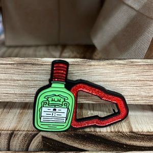 New Hat pin Aluminum Alloy Green & Red bottle